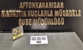 Otomobilde uyuşturucuyla yakalandılar