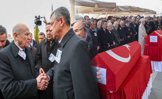Özel ile Bahçeli cenazede bir araya geldi: Katar şehitleri son yolculuğuna uğurlandı