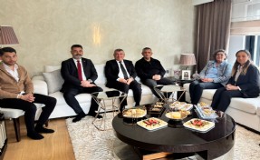 Özgür Özel’den İzmir’de bayram ziyaretleri