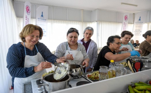 Sağlıklı sofralar, güçlü kadınlar: Mahalle Mutfağı açıldı