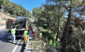 Sakar Geçidi'nde sezon öncesi yol ve kenar temizliği