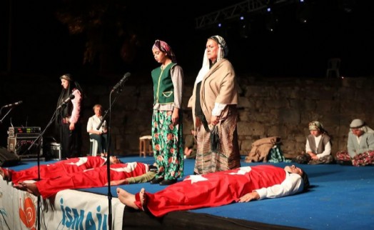Seferihisar'da Dünya Tiyatro Günü coşkusu
