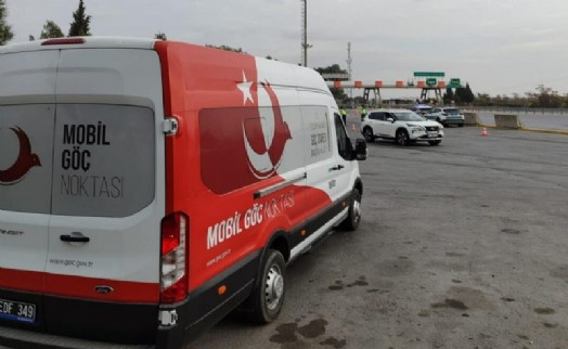 Şüphe üzerine durdurulan araçta 12 düzensiz göçmen yakalandı