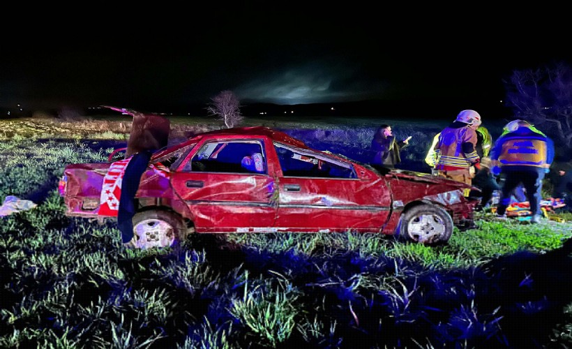 Takla atan otomobildeki 1 kişi öldü, 1'i ağır 3 kişi yaralandı