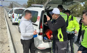 Tehlikeli kaçış pahalıya patladı: Ehliyetsiz sürücüye 399 bin lira ceza!