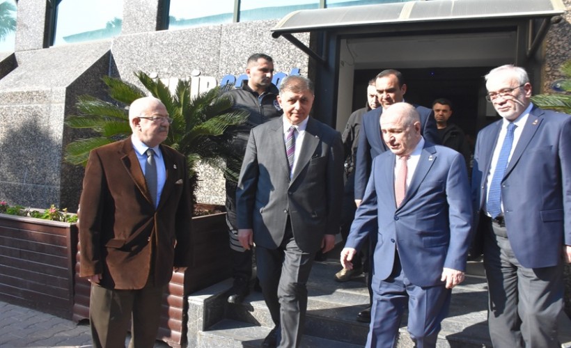 Ümit Özdağ İzmir'de Cemil Tugay'la bir araya geldi