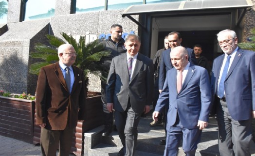 Ümit Özdağ İzmir'de Cemil Tugay'la bir araya geldi