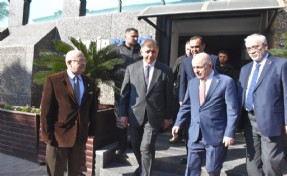 Ümit Özdağ İzmir'de Cemil Tugay'la bir araya geldi
