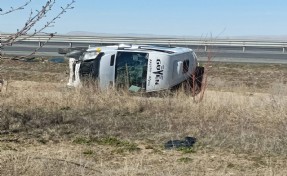 Yolcu indiren minibüse TIR çarptı: 11 yaralı!