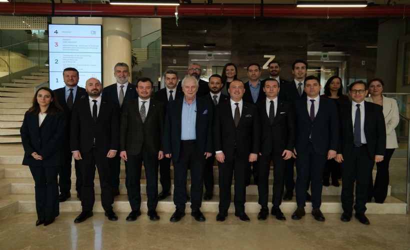 'İzmir, Türkiye ekonomisinin stratejik merkezlerinden biri'