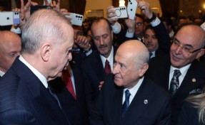 23 Nisan resepsiyonundaki Erdoğan ve Bahçeli görüşmesinin detayları: Planlandı mı, tesadüf mü?