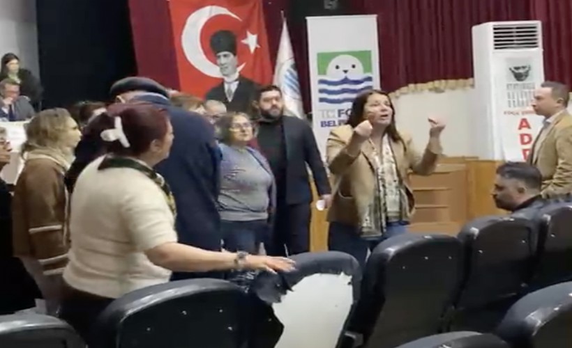ADD Foça seçimlerinde olay çıktı: Başkan Fıçı 'Pislikler' diye bağırdı