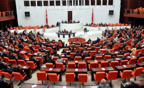 AK Parti’den İç Tüzük hazırlığı: Genel Kurul’a gelmeyen vekilin ödeneği kesilecek
