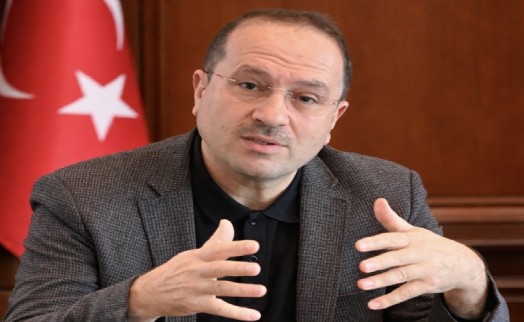 AK Partili Kırkpınar’dan Tugay’a sert çıkış: 'İzmir hizmet bekliyor siyaset değil'
