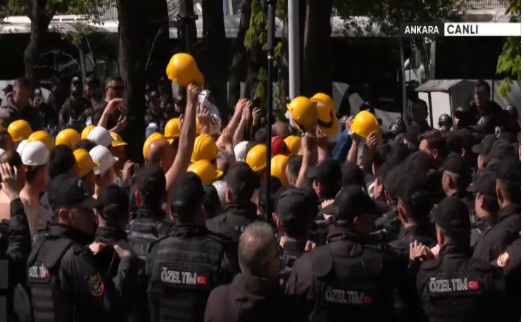 Açlık grevindeki madenciler kararını verdi! Biber gazlı müdahaleden sonra 5 emekçi hastanede