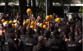 Açlık grevindeki madenciler ablukaya alındı! Yürüyüşlerine polis müdahalesi