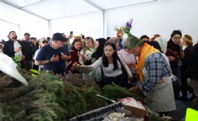 Alaçatı Ot Festivali’nde yoğun cumartesi: Söyleşiler, gastronomi ve büyük ilgi