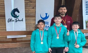 Aliağa’nın özel sporcularından çifte şampiyonluk