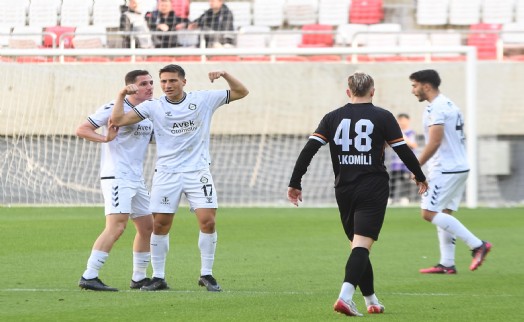 Altay ve İzmir Çoruhlu FK puanları paylaştı