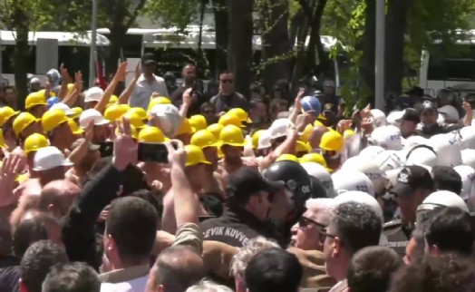 Madencilerin direnişi sürüyor: Başaran Aksu ve Gökay Çakır serbest bırakıldı!