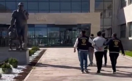 Aranan 2 hükümlü yakalandı