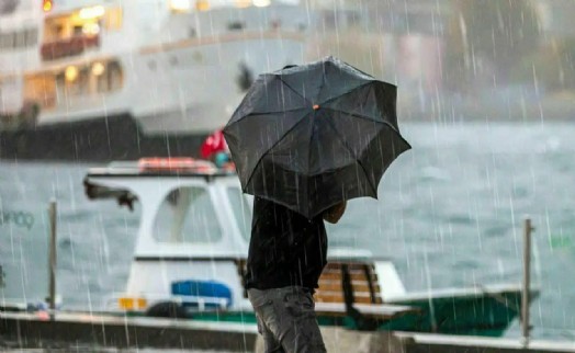 Bakanlık tarih vererek uyardı: Ülke genelinde sıcaklık düşecek, kar ve sağanak geliyor!