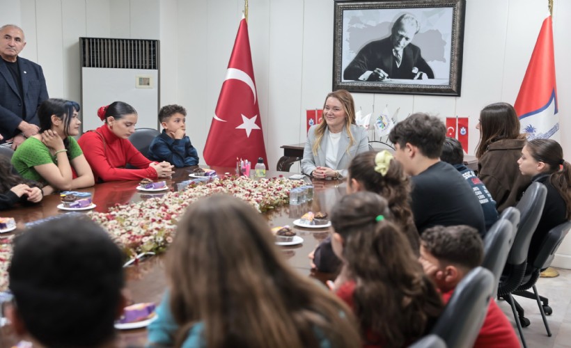 Başkan Mutlu 23 Nisan’da Çocuk Meclisi’ni konuk etti