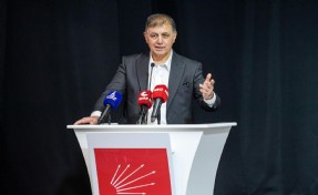 Başkan Tugay isim vermeden AK Partili İnan'a yüklendi: Ağzı bozuk!