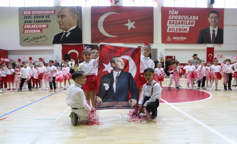 Bayraklı'da 23 Nisan coşkusu erkenden başladı