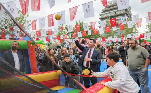 Bayraklı’da 23 Nisan coşkusu