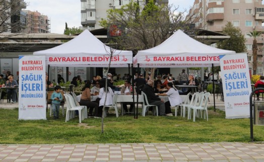 Bayraklı’da Sağlık Haftası’nda sağlık hizmeti vatandaşla buluştu