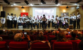 Buca’da notalar farkındalık için yükseldi