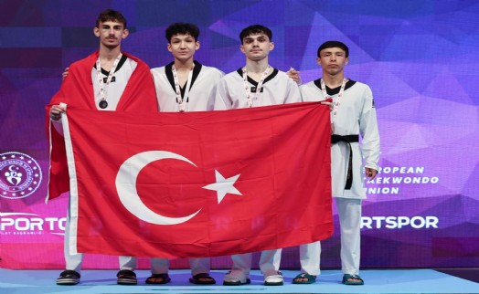 Büyükşehir'in tekvandocuları üç madalya ile döndü
