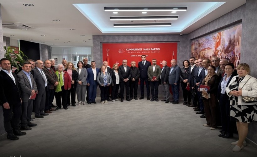CHP İzmir'de kritik toplantı! İl Başkanı Güç, partinin emektarlarını dinledi