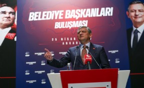 CHP'den Belediye Başkanları zirvesi: Özgür Özel CHP'nin hukukçu heyetini açıkladı! 'Yepyeni bir iş yapıyoruz'