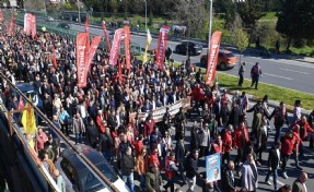 CHP'den Onursal Adıgüzel'e destek yürüyüşü: 'Türkiye’yi şafak operasyonlarına alıştırmaya çalışıyorlar'