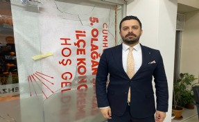 CHP ilçe başkanlığına taşlı saldırı
