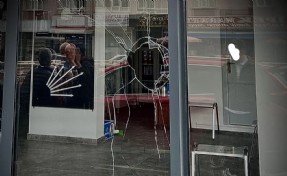CHP'nin İlçe Başkanlığı'na saldırı! 'Ne korkarız ne geri çekiliriz'