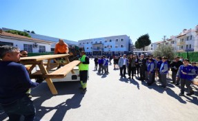Çeşme Belediyesinden okullara sosyal alan desteği