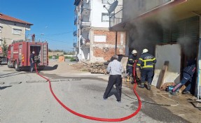 Depo yangını büyümeden söndürüldü