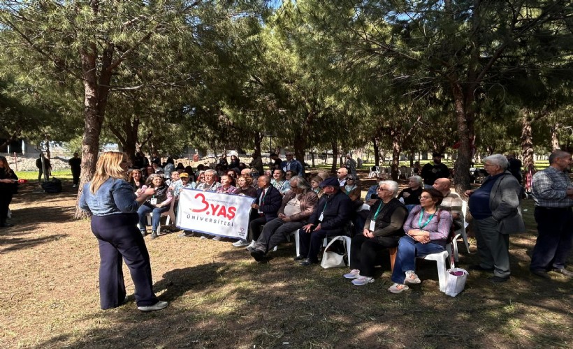 Derslerini eylem alanına taşıdılar: 3. Yaş Üniversitesi’nden Meslek Fabrikası tepkisi!