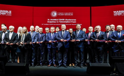 Doğal taşın kalbi İzmir’de atıyor