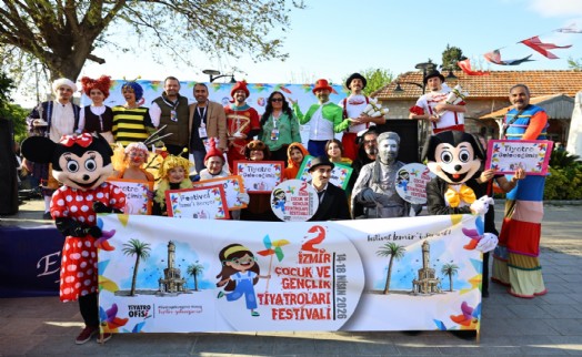 Efes Selçuk'ta Çocuk ve Gençlik Tiyatroları Festivali coşkusu