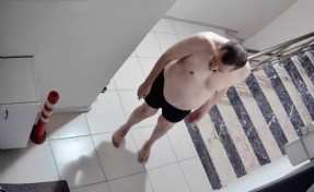 Evini yaktı nezarethanede fenalaştı hastanede öldü
