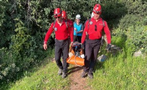 Fethiye’de dağlık ve ormanlık alanda ayağı kırılan kadın, 4 saatlik çalışmayla kurtarıldı