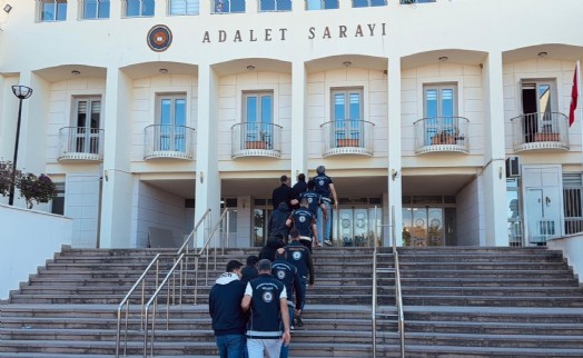 Göçmen kaçakçılığı operasyonunda 4 kişi tutuklandı