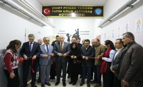 Gönüllülerden Şehit Piyade Teğmen anısına Bayburt'ta ilkokula kütüphane