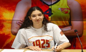 Göztepe'den voleybolda bir imza daha: Melis Erdoğan da tamam