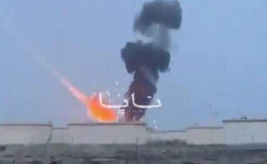 İran Bahreyn'in ulusal petrol tesisini vurdu