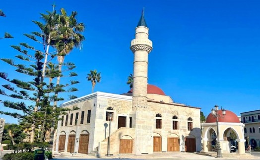 İstanköy'ün simgesi İbrahim Efendi yeniden ayağa kalktı